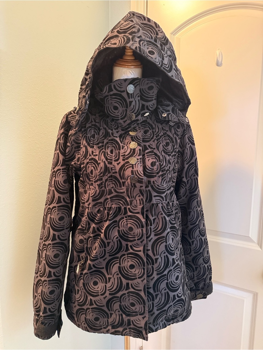 Roxy Women's Black and Charcoal Velvet Patterned Hooded Snow Jacket